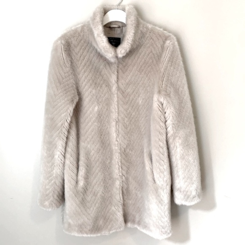 Guess size L faux fur 3/4 coat - Picture 5 of 16